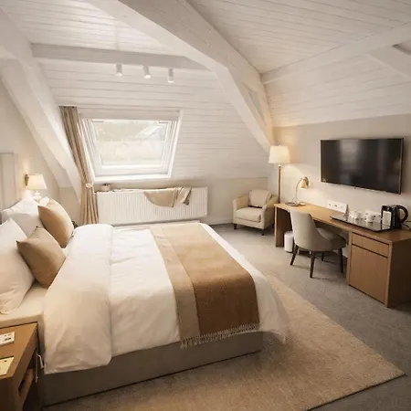 B42 Hotel apartamentowy *