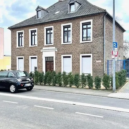 B42 Hotel apartamentowy *