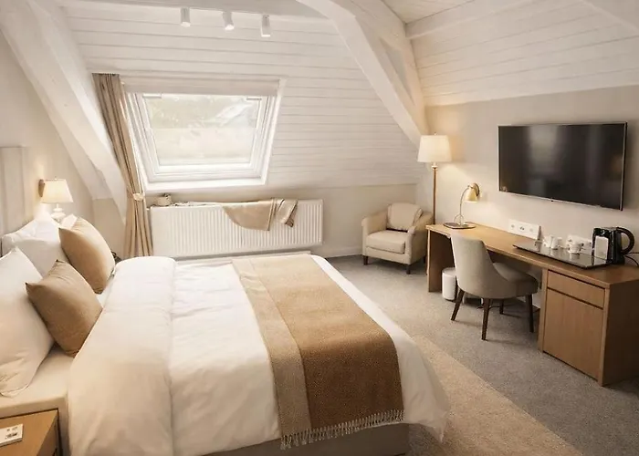 B42 Hotel apartamentowy *