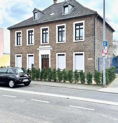 B42 Hotel apartamentowy *